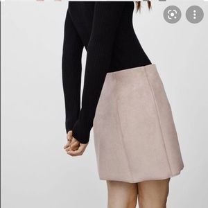 Aritzia Babaton Vegan Suede Leather Mini Skirt
